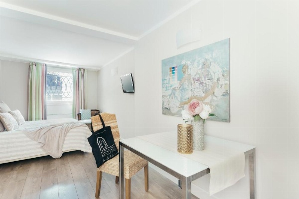 Petronio Residence image 17